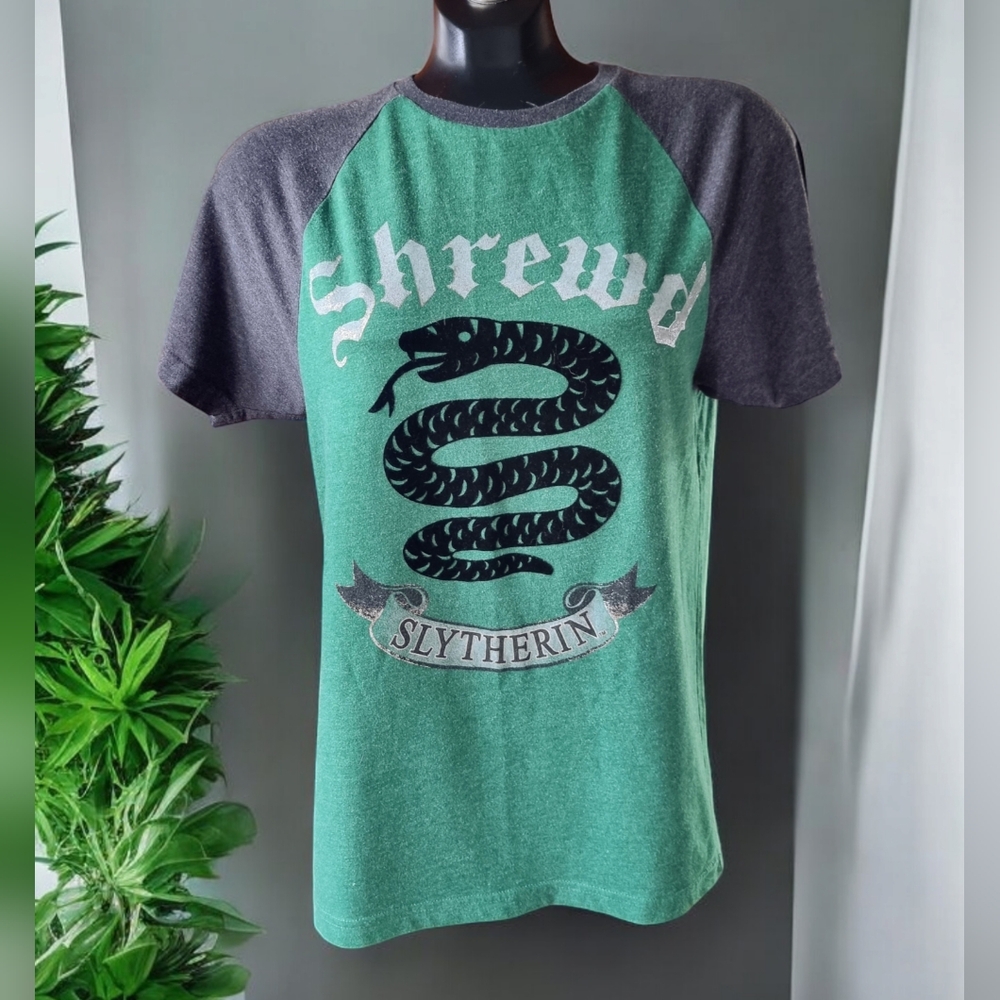 Harry Potter World Universal Studios Slytherin Shrewd Snake Green T-Shirt